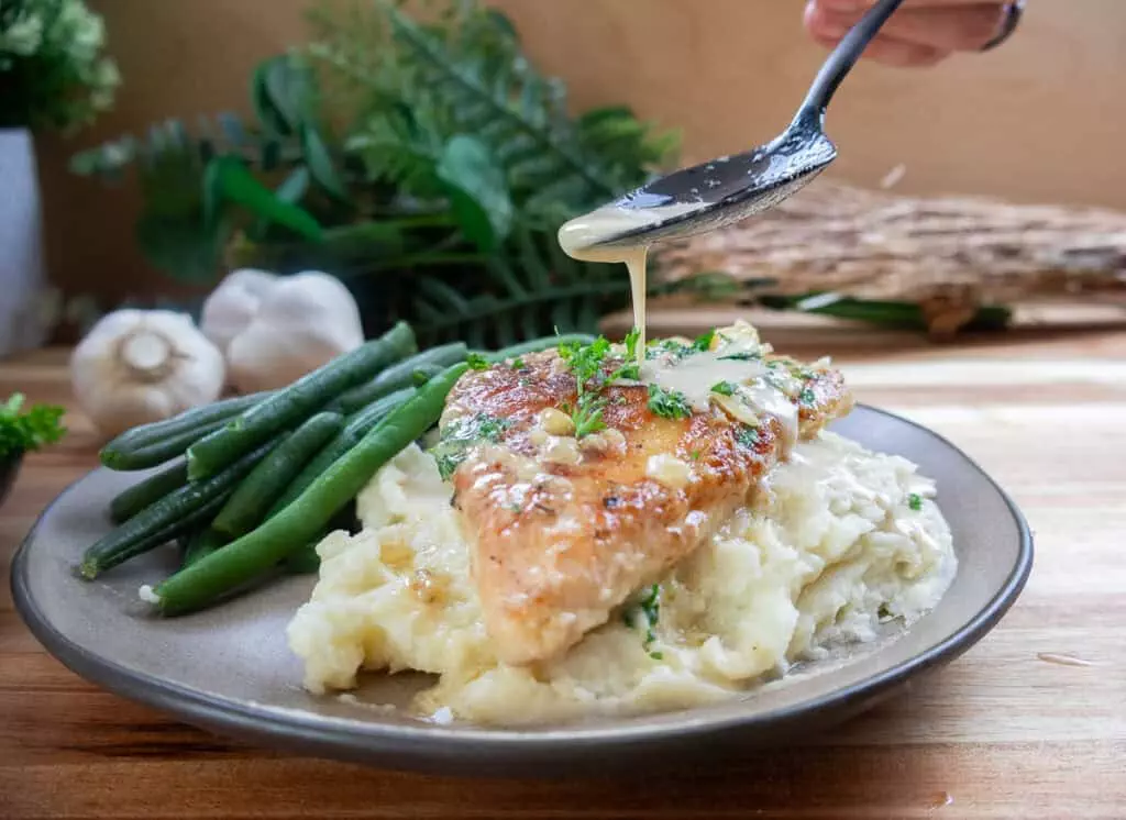 creamy garlic chicken pour sauce